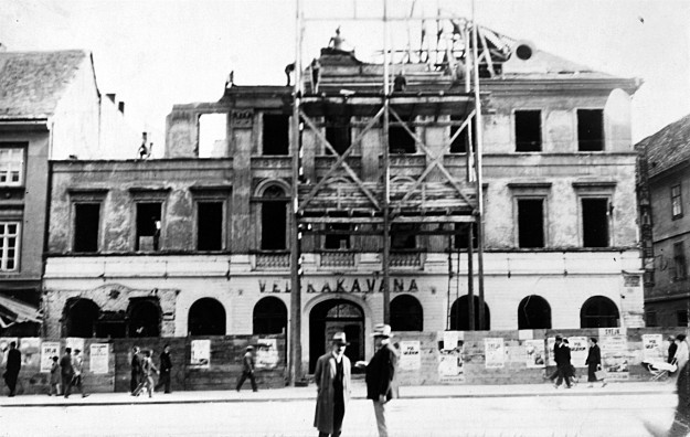 Trg bana Jelačića 1929. godine. Rušenje 'Velike kvane' prije izgradnje hotela Milinov